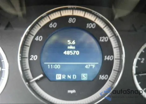 2009 Mercedes-Benz C300 z USA, uszkodzony, nr VIN WDDGF54X69F238761